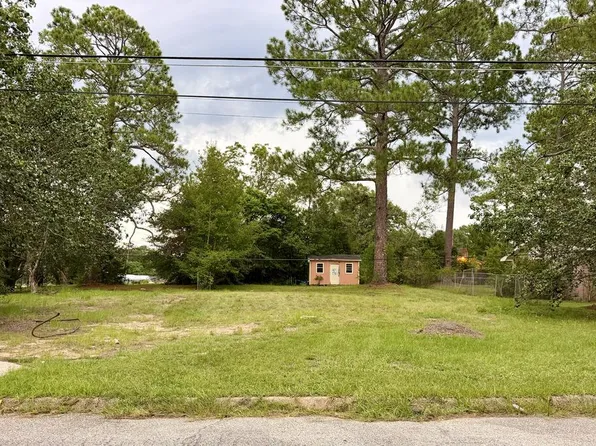 1601 Galaxie Dr, Dothan, AL 36301