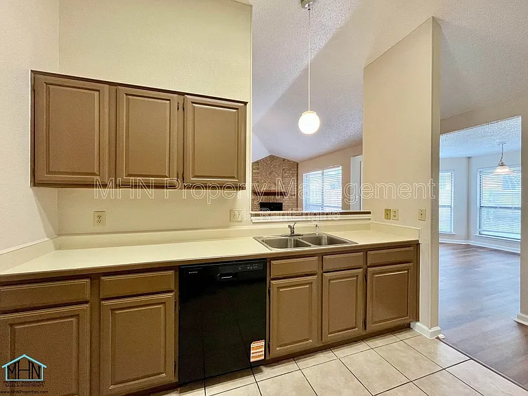 1627 Firwick Dr — Photo 11