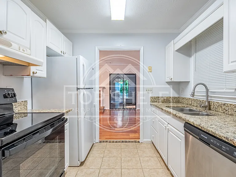 2916 Governors Ct #1 — Photo 8