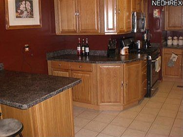 2nd image of 2002 Hathaway Dr