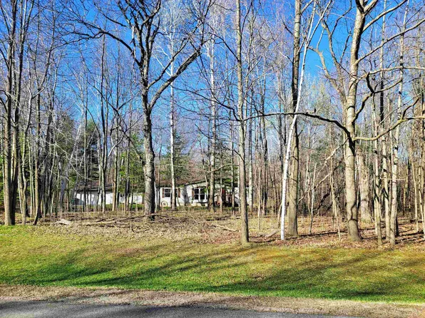 E7918 Stage Rd, New London, WI 54961