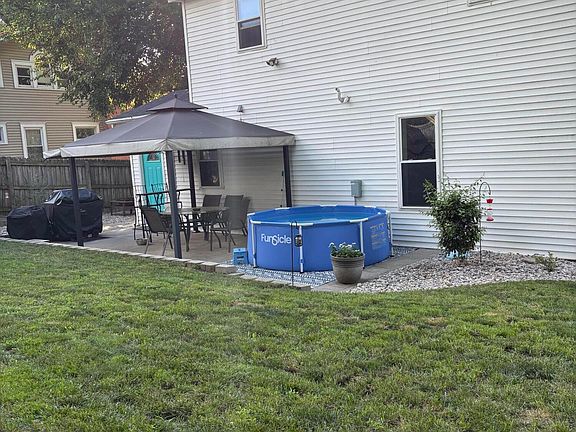 3rd image of 303 W Main St