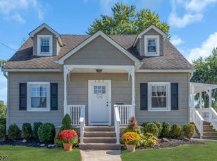 402 Southwick St, Raritan, NJ 08869