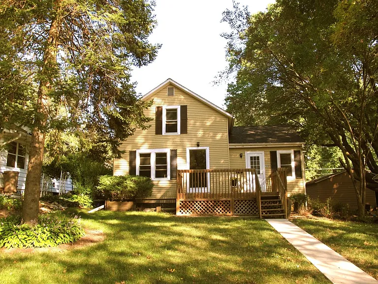 1420 Broadway St — Photo 1
