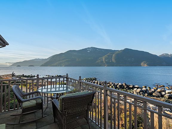 3rd image of 7 Beach Dr