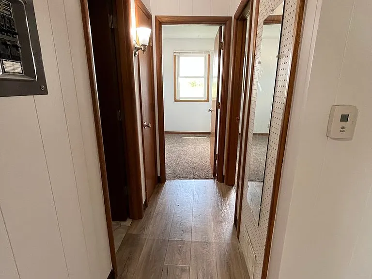 2332 S Duluth Ave — Photo 8