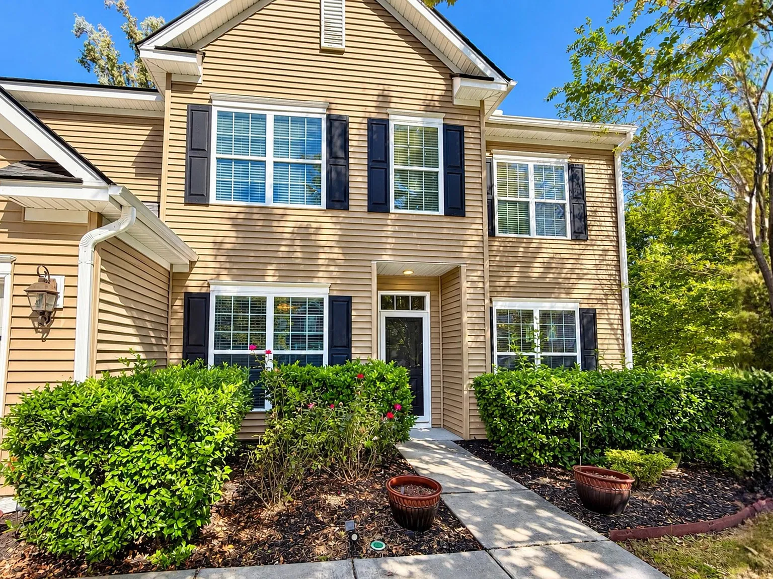 5 bed, 3.0 bath, 3248 sqft, $2,750 — Photo 2