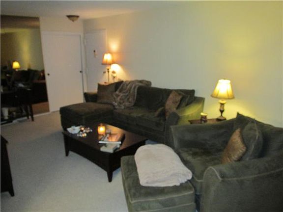 3rd image of 462 Sierra Vista Ln