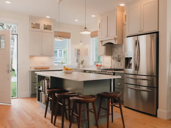 2 Loveitt St, South Portland, ME 04106
