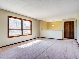 4518 Stirling Rd, Mound, MN 55364