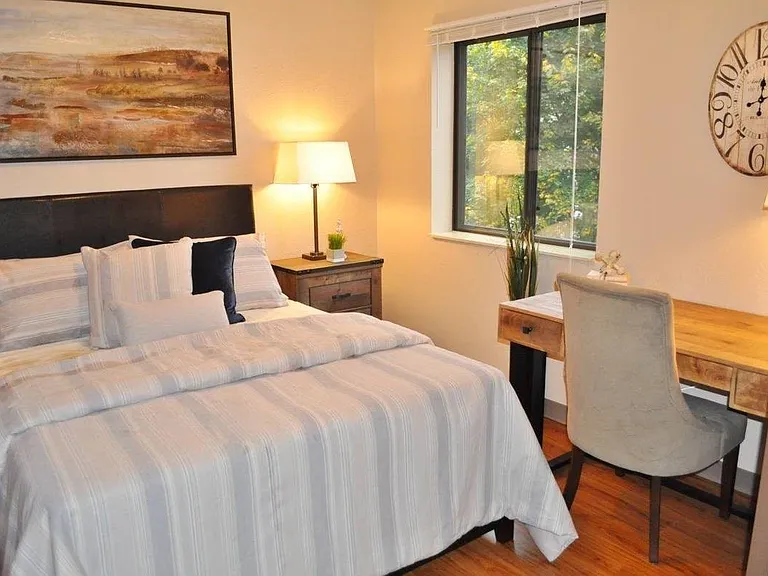Island Place Apartments - On the River — Photo 47