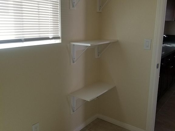 3rd image of 1347 Oak St