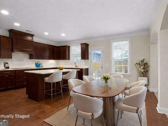 5th image of 218 Fairmont Dr