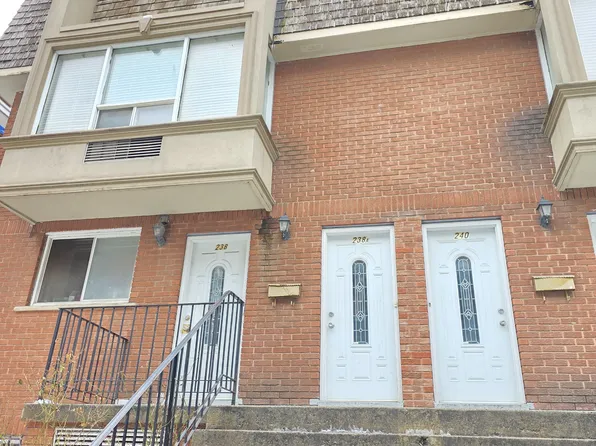 238 Shuter St #A, Toronto, ON M5A 1W1
