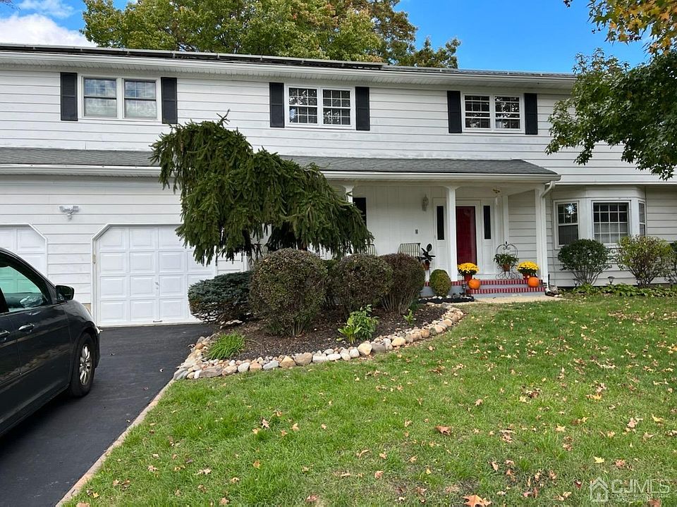 1st image of 995 Schweitzer Pl