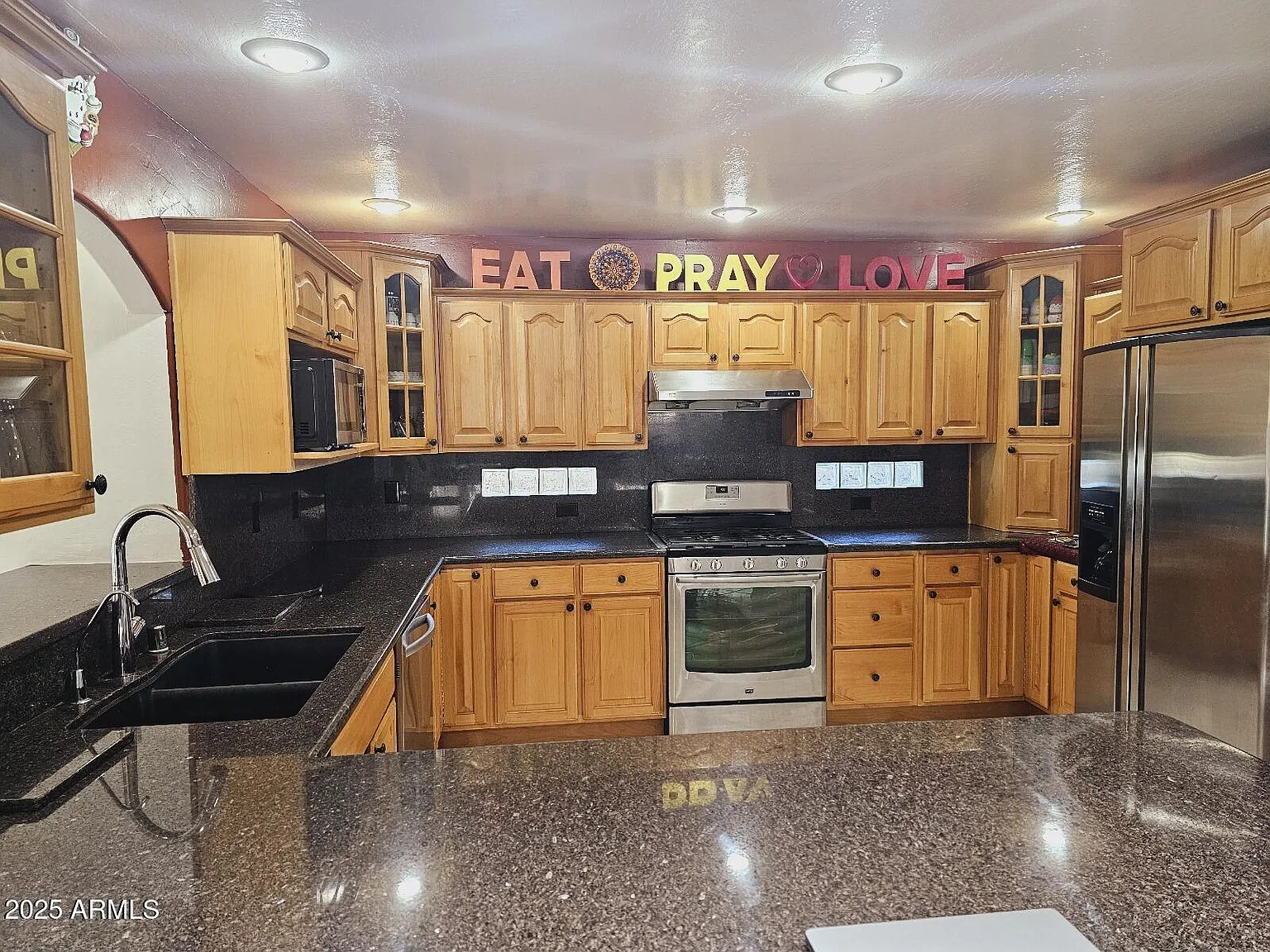 3 bed, 3.5 bath, 2401 sqft, $2,975 — Photo 1