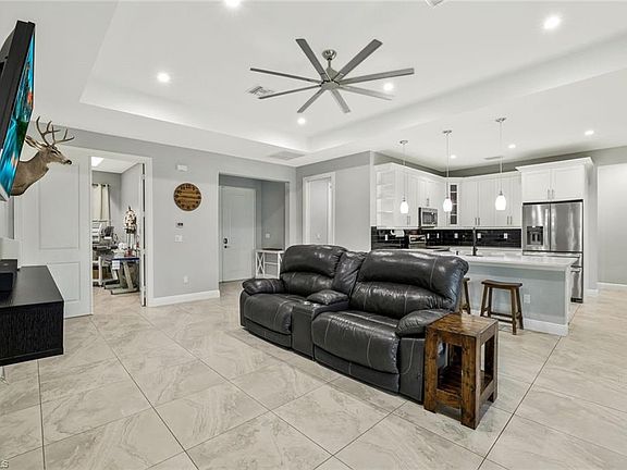 3rd image of 3790 54th AVE NE