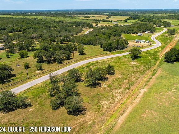 3rd image of 250 Ferguson Loop