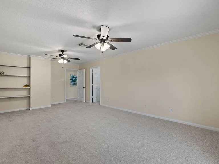 1400 Oak Hollow Dr — Photo 33