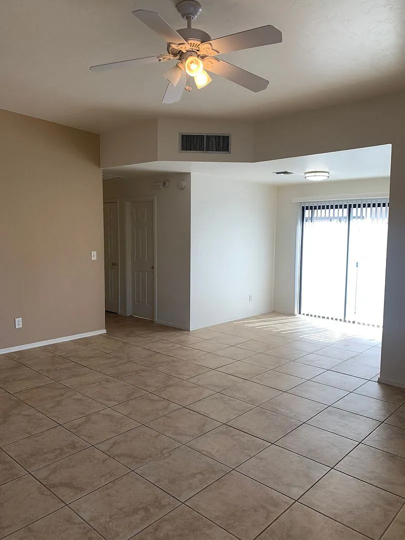 Casitas de Flores Single Story 2 Bedroom 2 Bath Townhome Available! — Photo 4