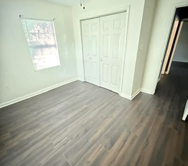 202 Leslie St — Photo 8