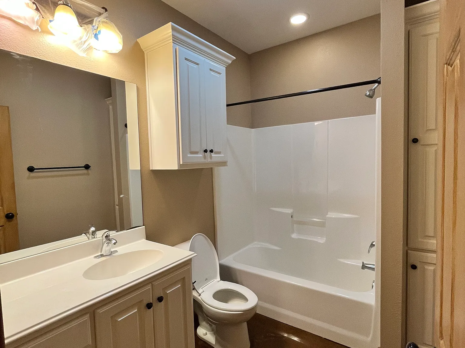 3 bed, 1360 sqft, $1,800 — Photo 4