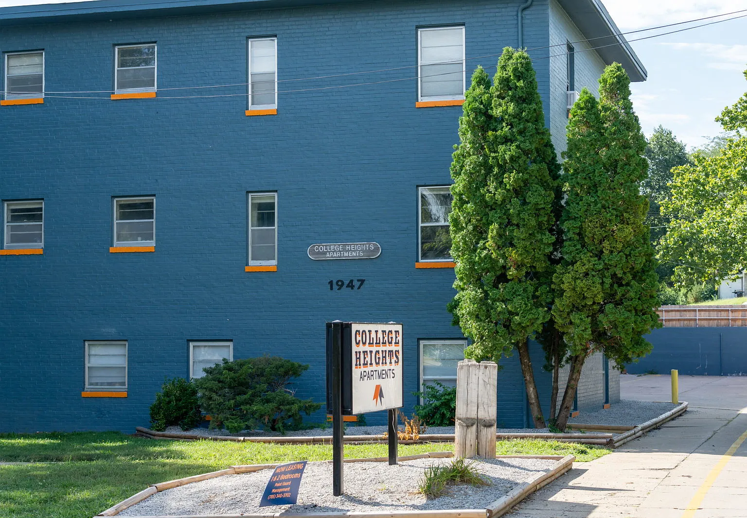 College Heights — Photo 3
