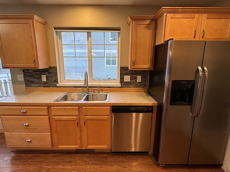 3003 Oliver St — Photo 5