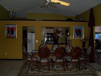 3rd image of 220 W Berkshire Cir
