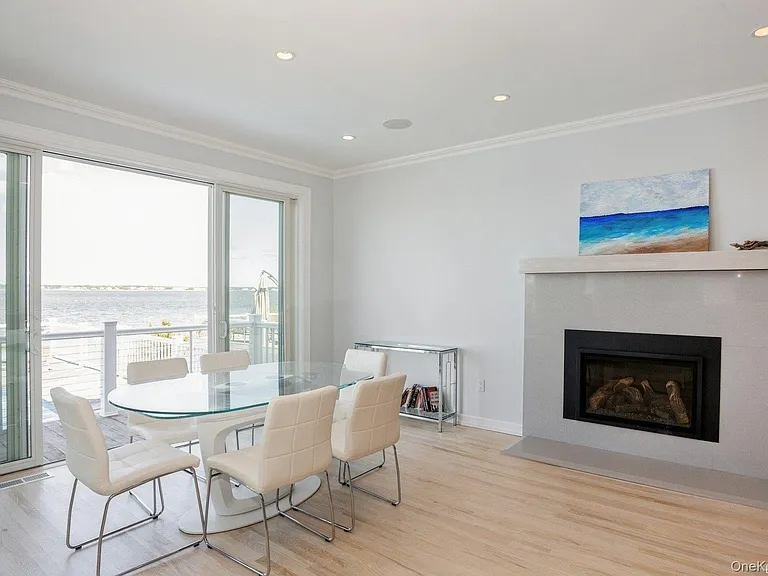 676 Dune Rd — Photo 6