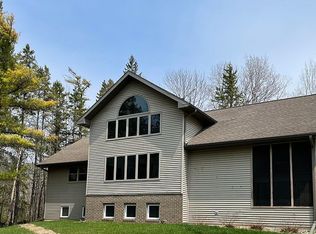 5262 Bay Shore Dr, Sturgeon Bay, WI 54235