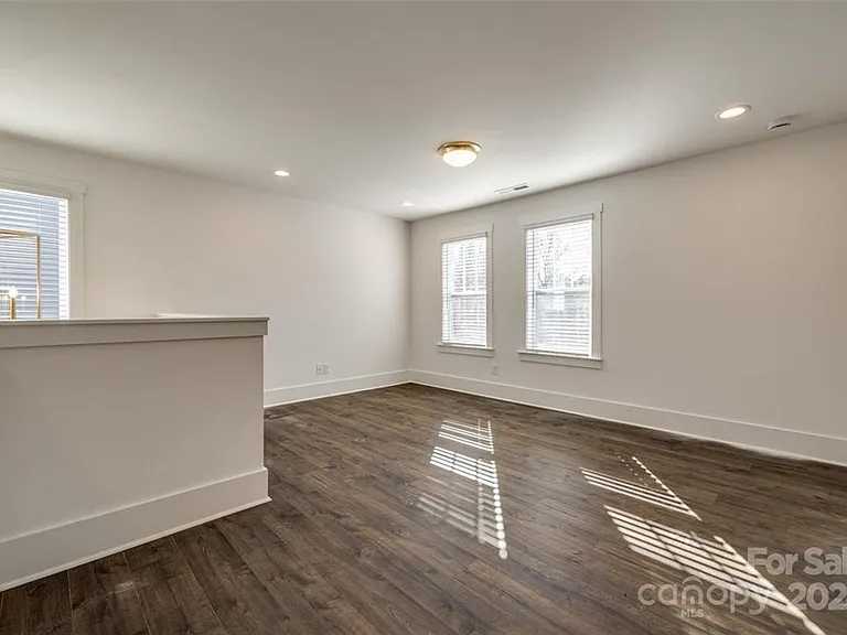 1237 Eastway Dr — Photo 22