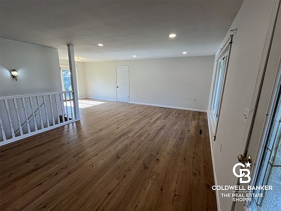3rd image of 1211 Santa Fe St