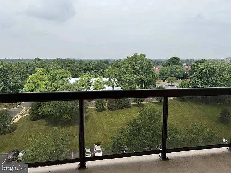 205 Yoakum Pkwy #1004 — Photo 7