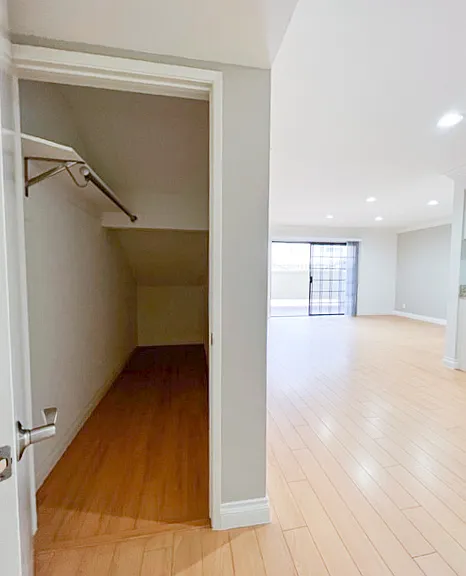 5452 Alvern Cir #104 — Photo 9