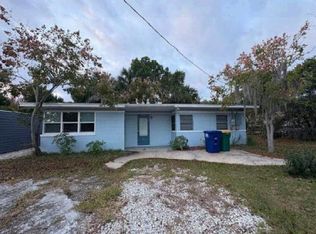 1202 E Caroline St, Tavares, FL 32778