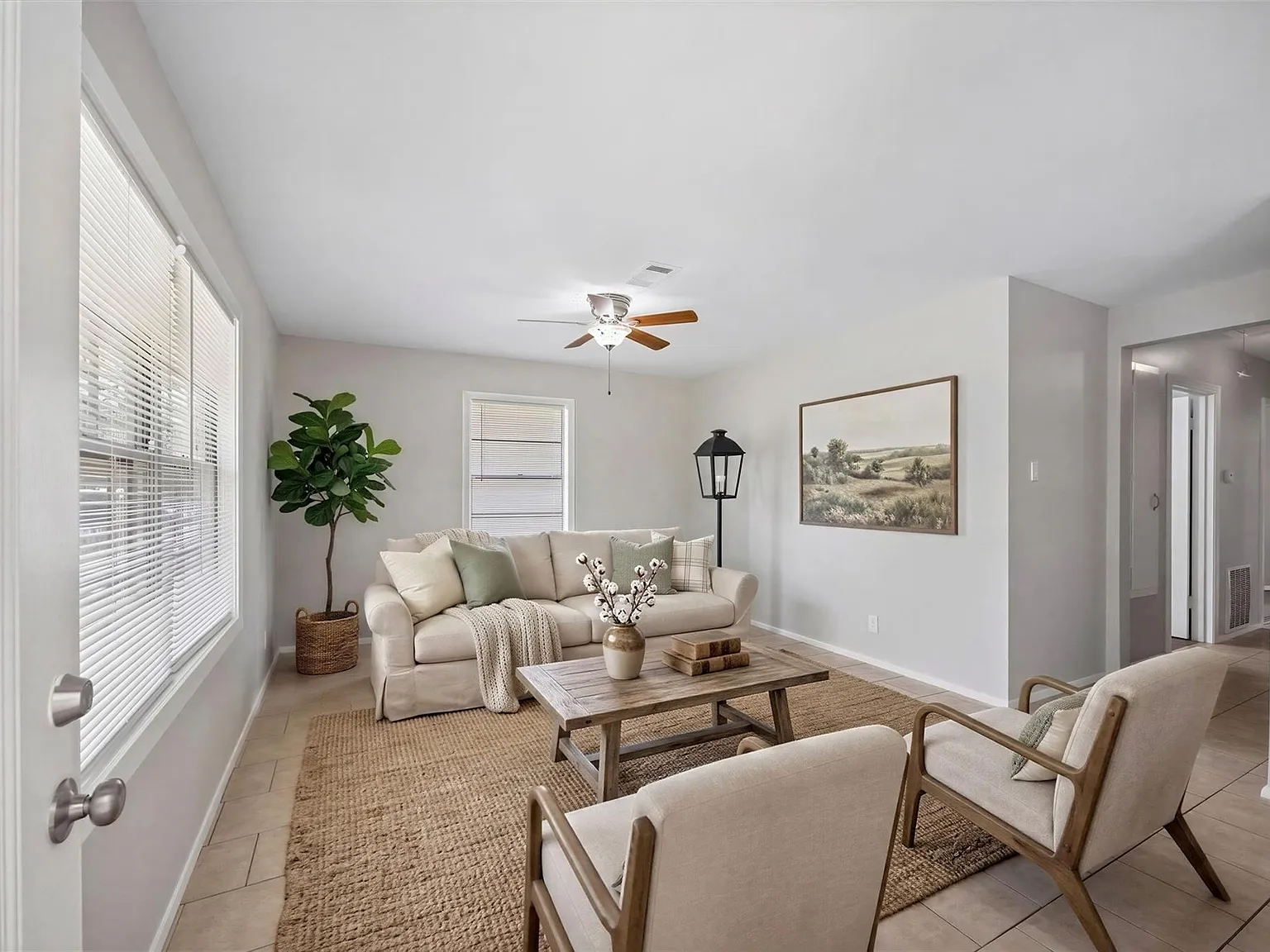 3 bed, 1.5 bath, 1179 sqft, $1,599 — Photo 2