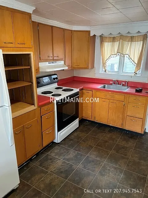 2 bed, $1,300 — Photo 1