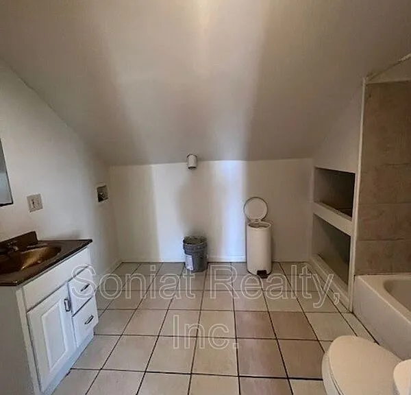 2119 N Villere St #A — Photo 8