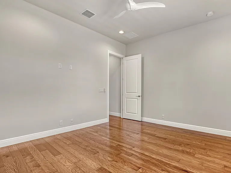 6464 Bellamalfi St — Photo 59