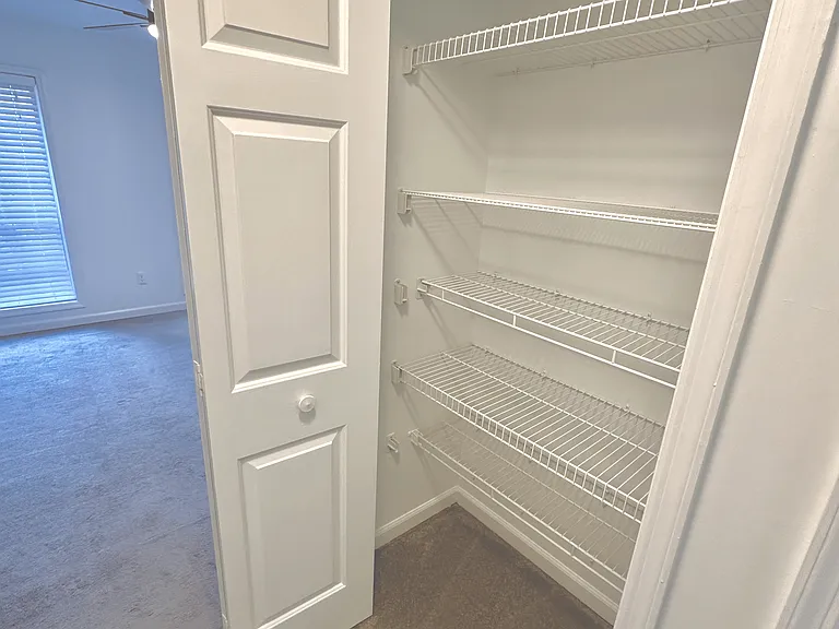 205 Lenox Way NE — Photo 8
