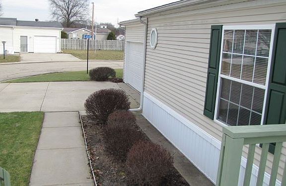 5th image of 1735 St James Pl