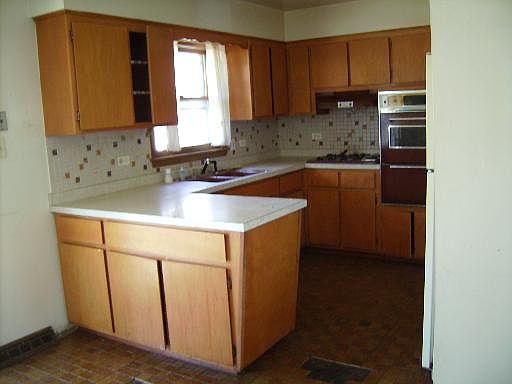3rd image of 10324 Terry Dr