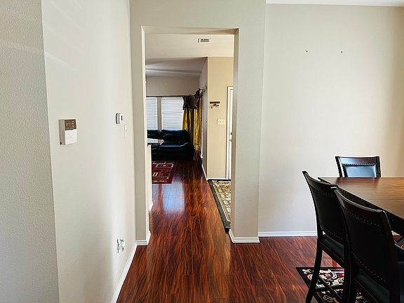 4th image of 107 Constitution Dr