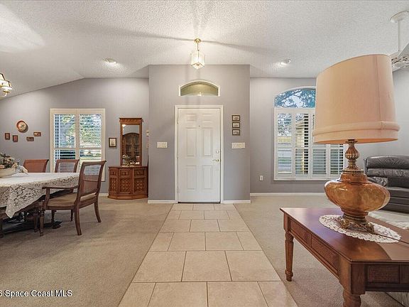 3rd image of 5596 River Oaks Dr N