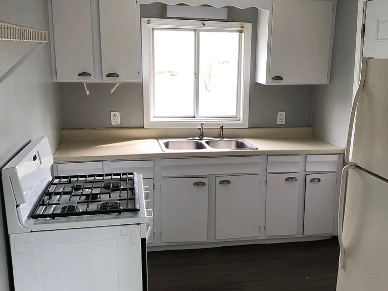 1057 E South St — Photo 1