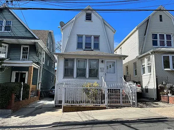 8632 144th St, Jamaica, NY 11435