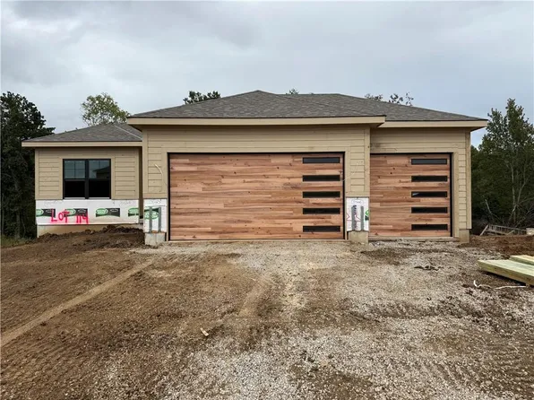 2116 Deerfield Ter, Liberty, MO 64068
