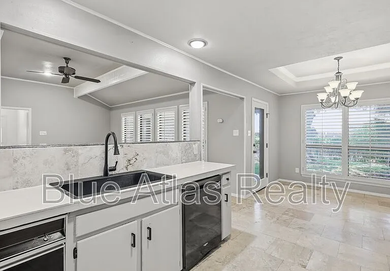 4856 Starcrest Ct — Photo 8