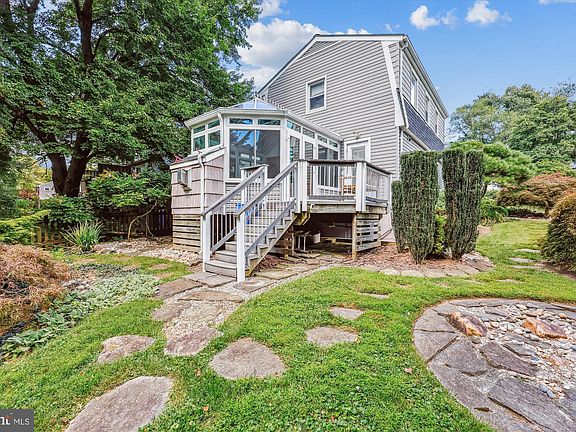 3rd image of 3310 Glenway Dr